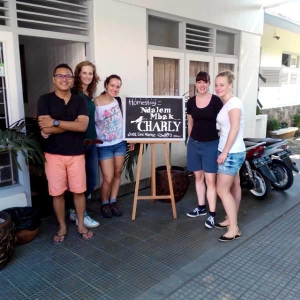 Ndalem Mbak Charly Hotel Pakualaman Buitenkant foto