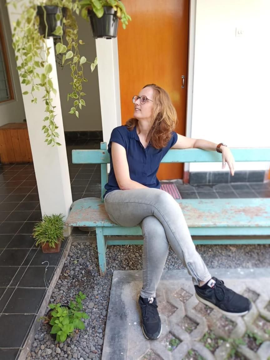 Ndalem Mbak Charly Hotel Pakualaman Buitenkant foto