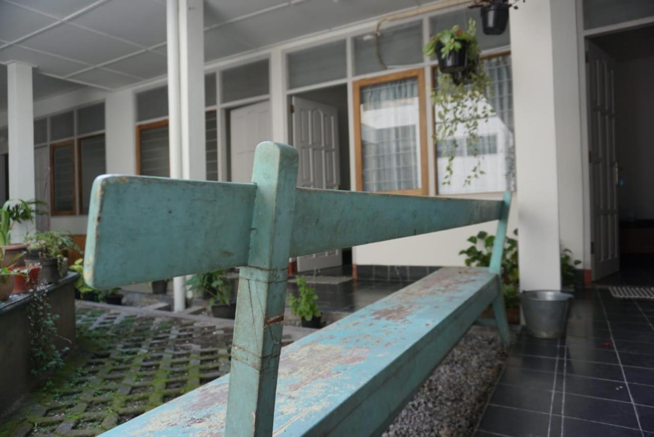 Ndalem Mbak Charly Hotel Pakualaman Buitenkant foto